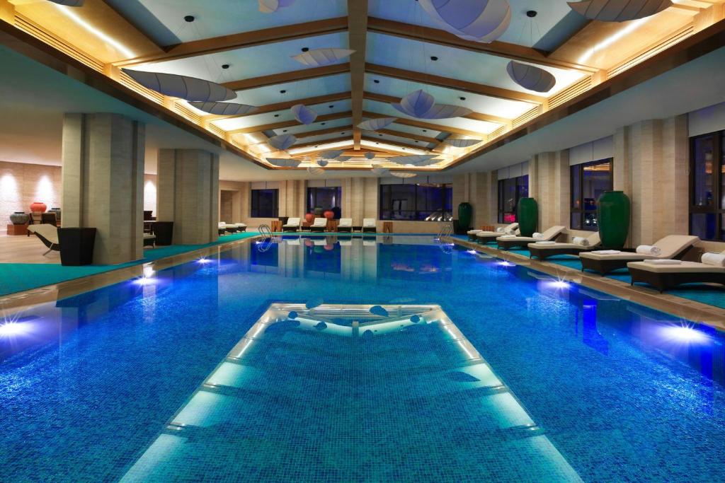 Westin indoor swimming pool